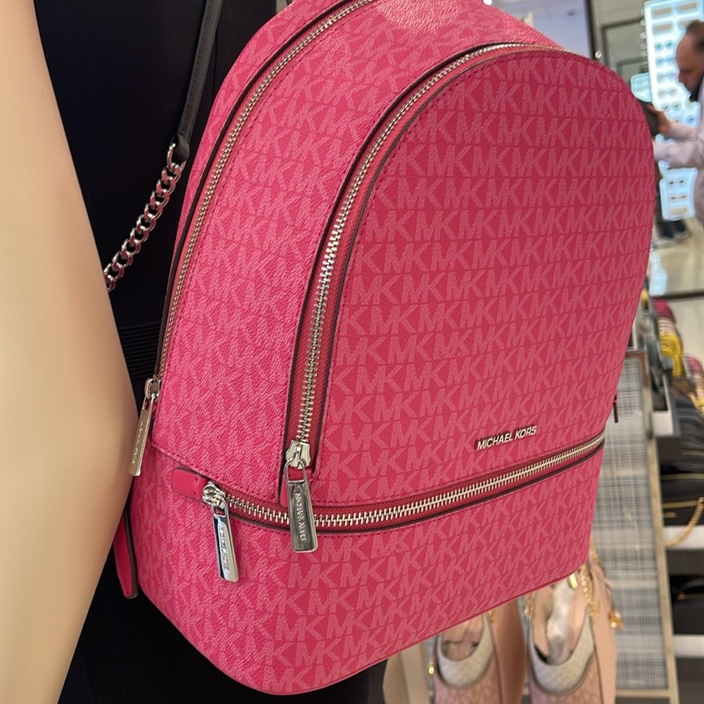 Michael Kors Rhea Medium Signature Logo Backpack
Dragonfruit
NWT - Picture 11 of 16